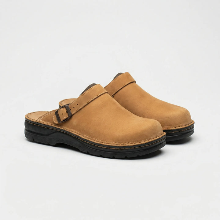 Nahaufnahme: Damen Komfortclogs Fabienne. Stilvolles Design, hochwertige Materialien. Perfekte Alltagsschuhe.
