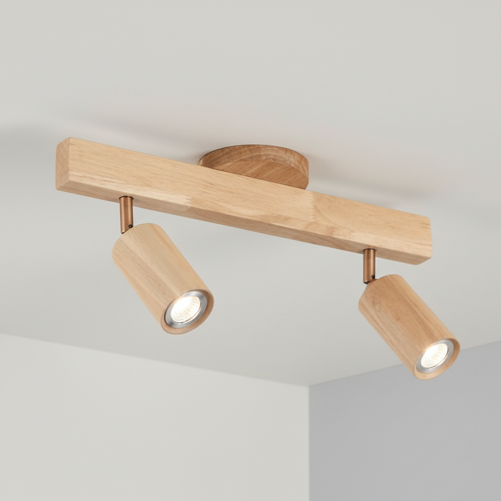 Ecobeam Holz-LED-Spot: Flexibler Lichtkegel für Leseecke oder Arbeitsbereich.