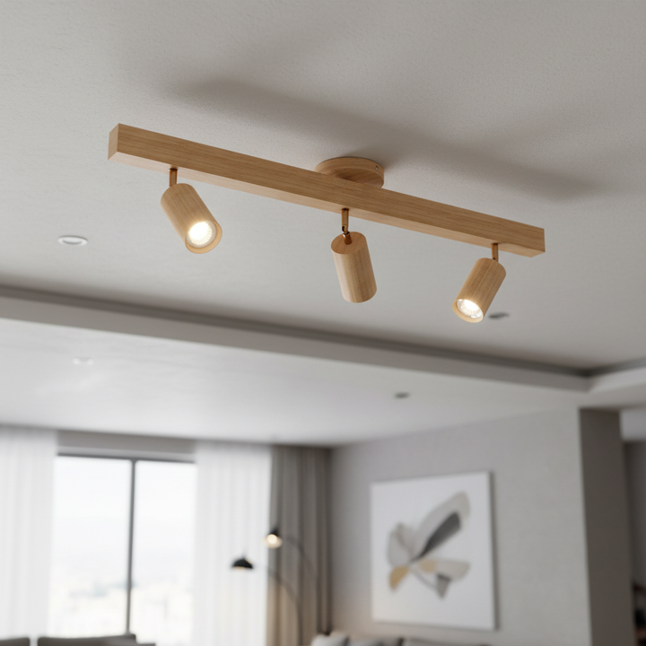 Verstellbare Ecobeam LED-Spotleuchte aus Holz für gezieltes Licht im Wohnzimmer.