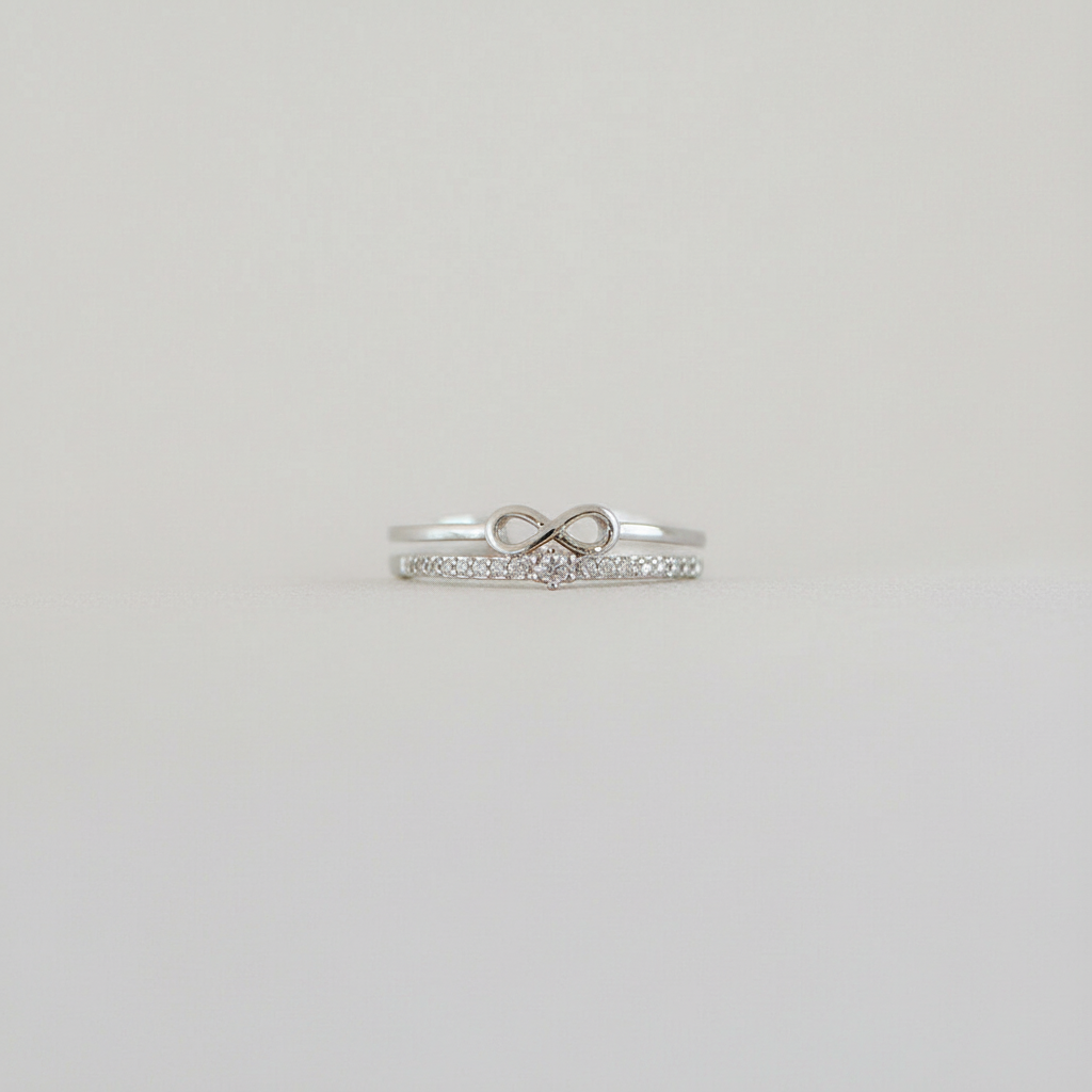 Eleganter, verstellbarer Damen Ring mit Herzmotiv in Silber, perfekter Schmuck für jeden Finger.