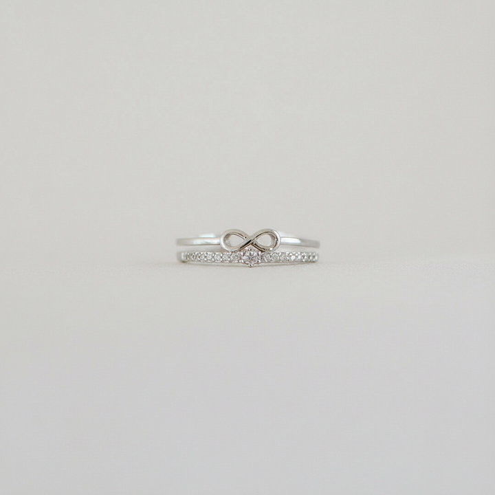 Eleganter, verstellbarer Damen Ring mit Herzmotiv in Silber, perfekter Schmuck für jeden Finger.