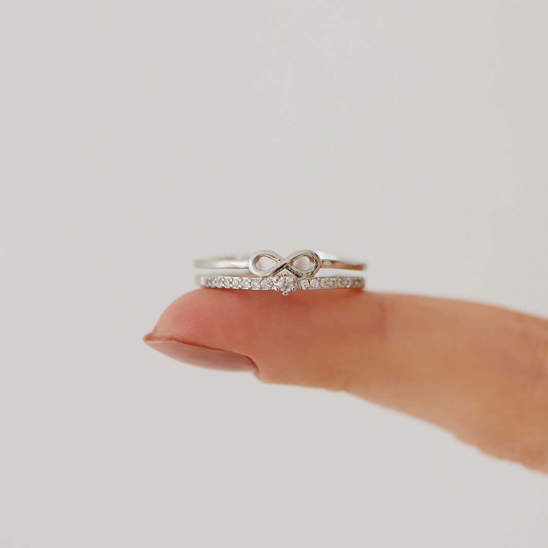 Romantischer Damen Herz Ring, verstellbar, in strahlendem Silber, stilvoller Schmuck für Frauen.