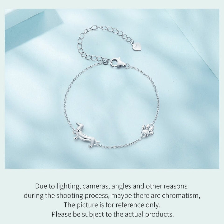 Hochwertiges 925er Silber Damen Armband mit Dackel-Charm. Verstellbar für perfekte Passform. Edler Tierschmuck.