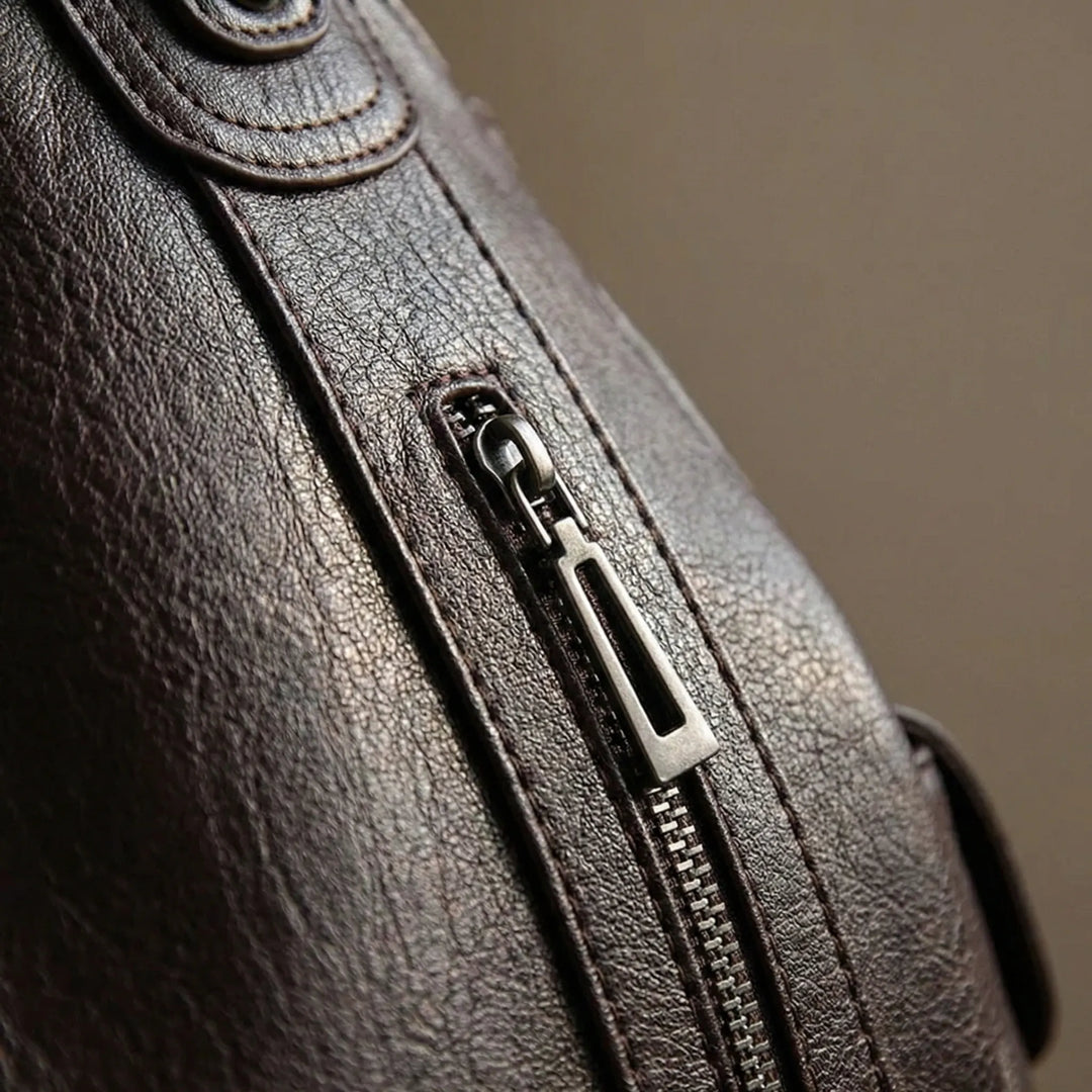 Hellbraune Crossover Schultertasche Nikita, modische & bequeme Alltagstasche für Damen. Praktische Handtasche.