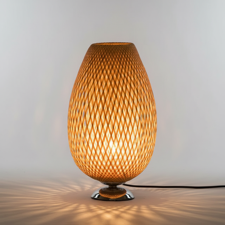 Vintage Tischlampe aus Bambus und Holz, schafft ein wohnliches Lichtgefühl.
