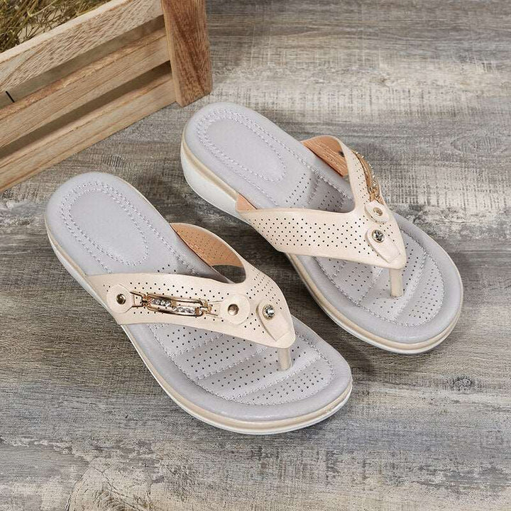 Damen-Zehensandalen mit orthopädischem Fußbett, bieten Fußgesundheit und Komfort für lange Sommertage.