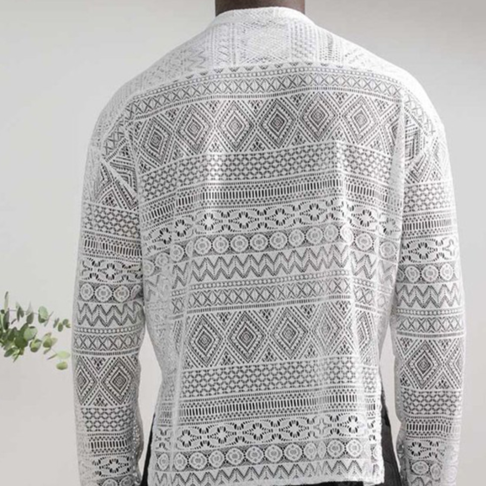 Nahaufnahme des Herren Sommershirt-Sets: leichtes, atmungsaktives Gewebe, ideal für heiße Tage und Freizeit.
