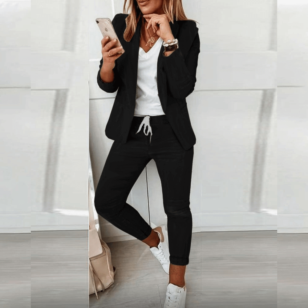 Komfortabler Damen Anzug: Blazer & Hose für einen professionellen Business Look oder schicke Freizeit Outfits.