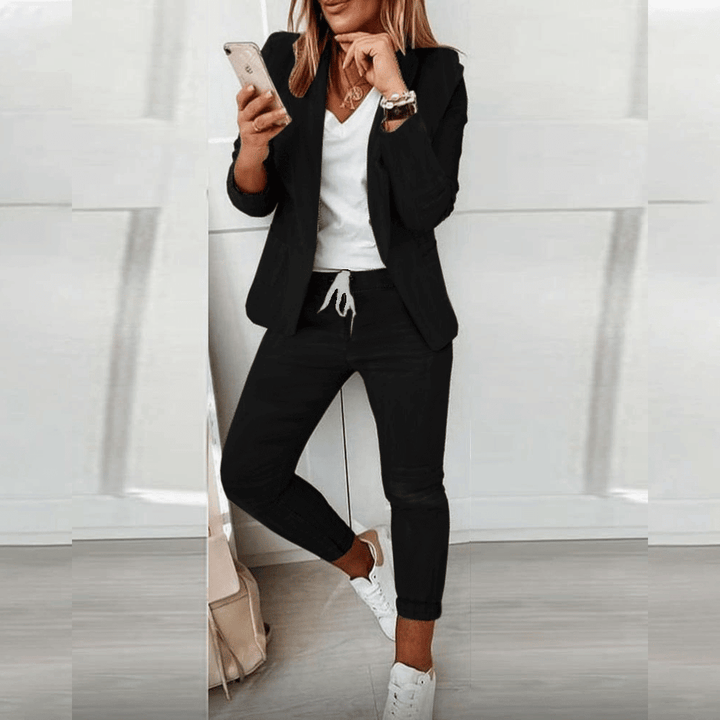 Komfortabler Damen Anzug: Blazer & Hose für einen professionellen Business Look oder schicke Freizeit Outfits.
