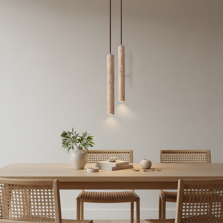 Wabi Sabi Hängeleuchte StoneLume in Travertin Optik für warmes LED Licht im Wohnzimmer. Minimalistische Pendelleuchte.