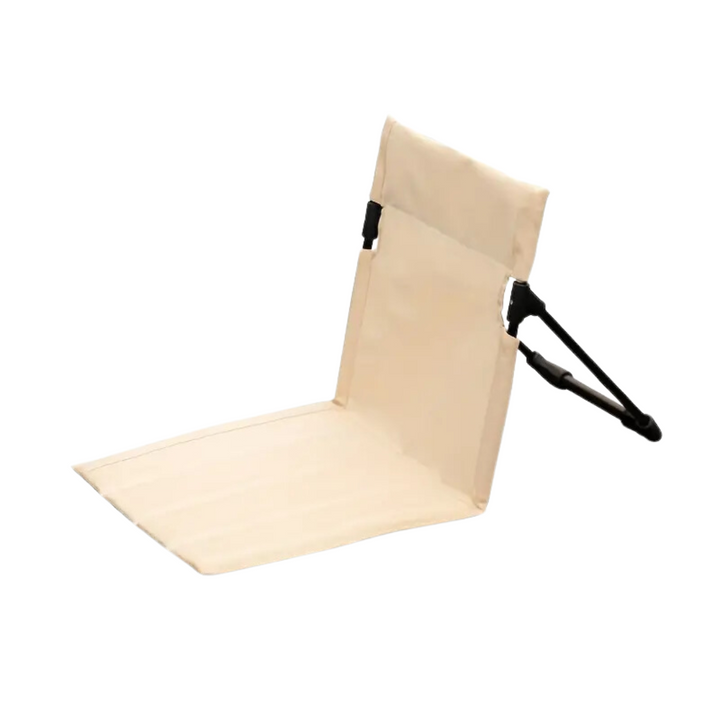 Faltbarer TrekSeat Outdoor-Stuhl, leicht & kompakt, ideal für Camping, Wandern und Festivals.