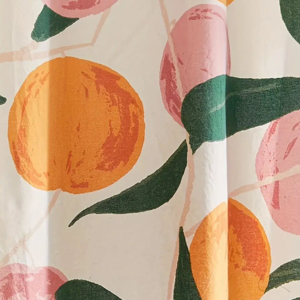 Hochwertiger Polyester-Duschvorhang mit zartem Pfirsichmuster; wasserabweisendes Textil für langanhaltende Freude.