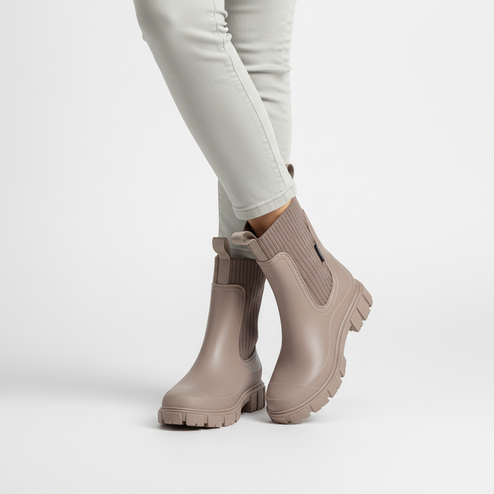 Modische, bequeme Angelina Damenstiefel. Wasserdichte Komfortschuhe für nasse Herbst- und Wintertage.