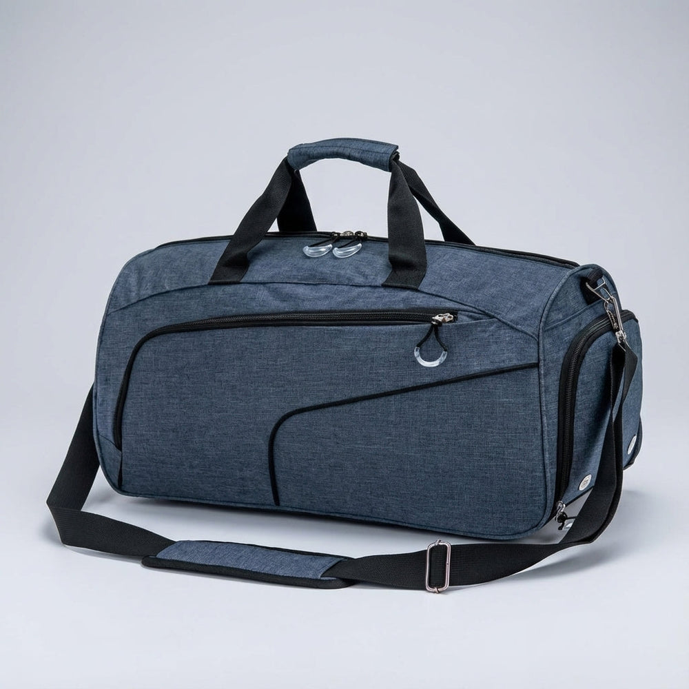 Geräumige 35L wasserdichte Reisetasche mit flexiblem Design. Ideal als Wochenendtasche oder Sportduffel.