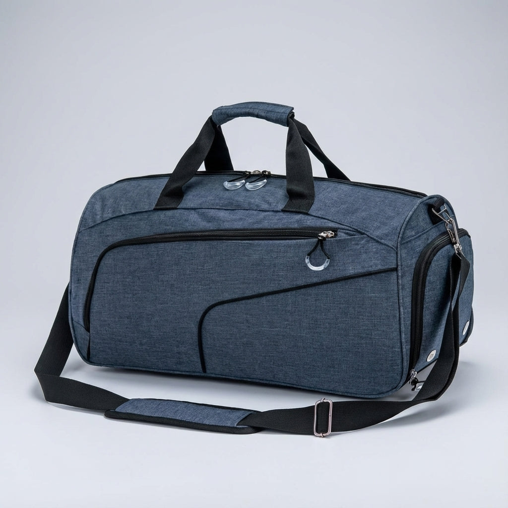 Geräumige 35L wasserdichte Reisetasche mit flexiblem Design. Ideal als Wochenendtasche oder Sportduffel.