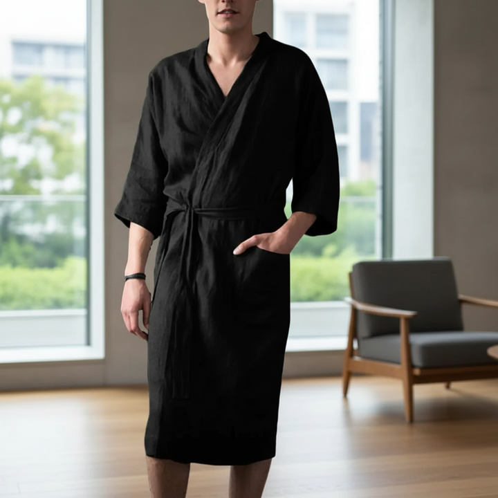 Luxuriöser Herren Bademantel aus weichem Baumwollstoff, ideal als Morgenmantel für Zuhause und Hotel.
