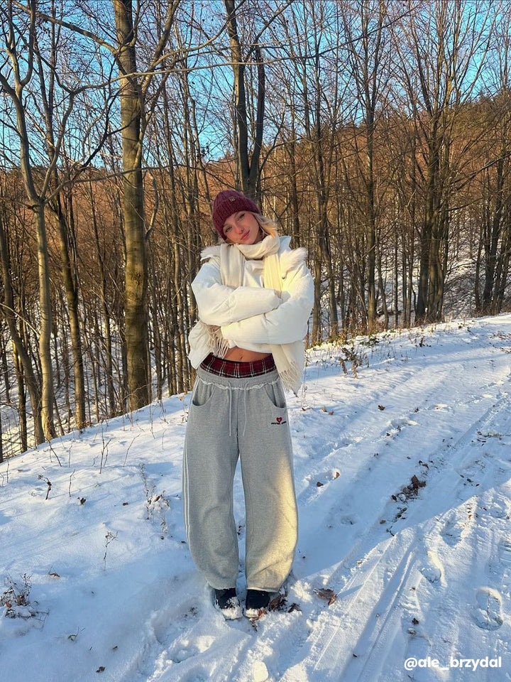 Stylische weite Jogginghose für Damen, komfortabel & lässig für Freizeit und Zuhause.