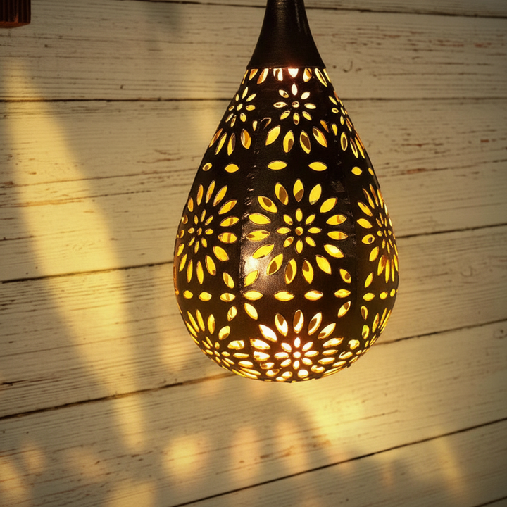 Kabellose Solar-Hängeleuchte SunGlow, LED-Gartenleuchte für stimmungsvolle Abende, robust & wetterfest.