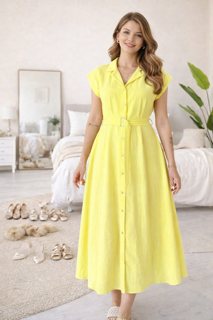 Sommerliches Damen Midikleid mit Ringgürtel & Knopfleiste. Leicht, elegant, perfekt für warme Tage.