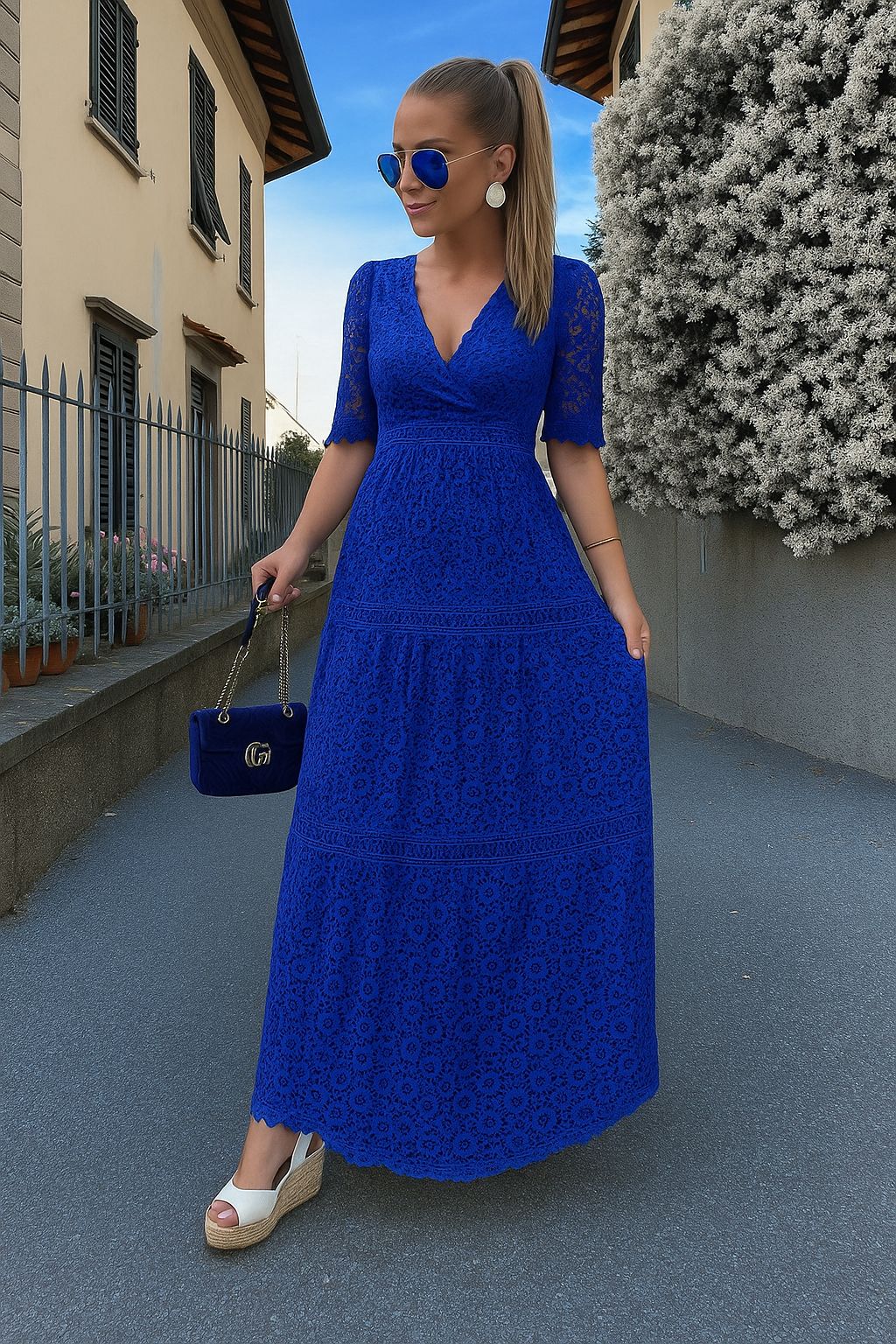 Stilvolles, langes Damen Sommerkleid im italienischen Stil. Leicht, atmungsaktiv & locker geschnitten für Komfort.