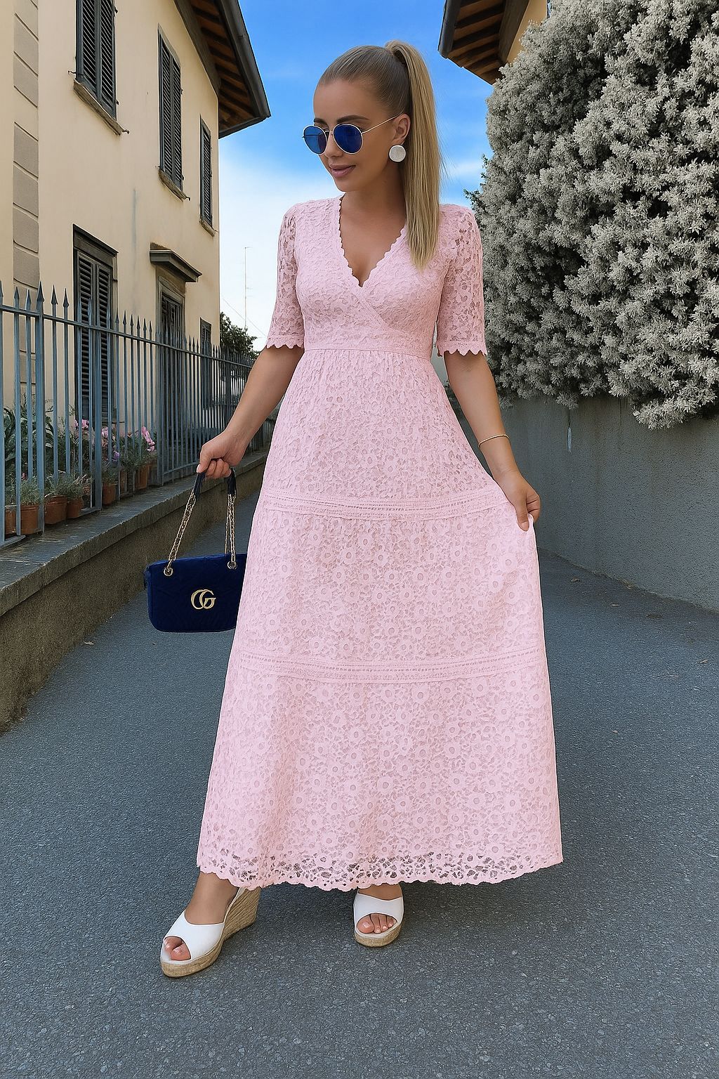 Langes Damen Sommerkleid, locker geschnitten. Italienisches Design, leicht & atmungsaktiv, für stilvolle Damenmode.