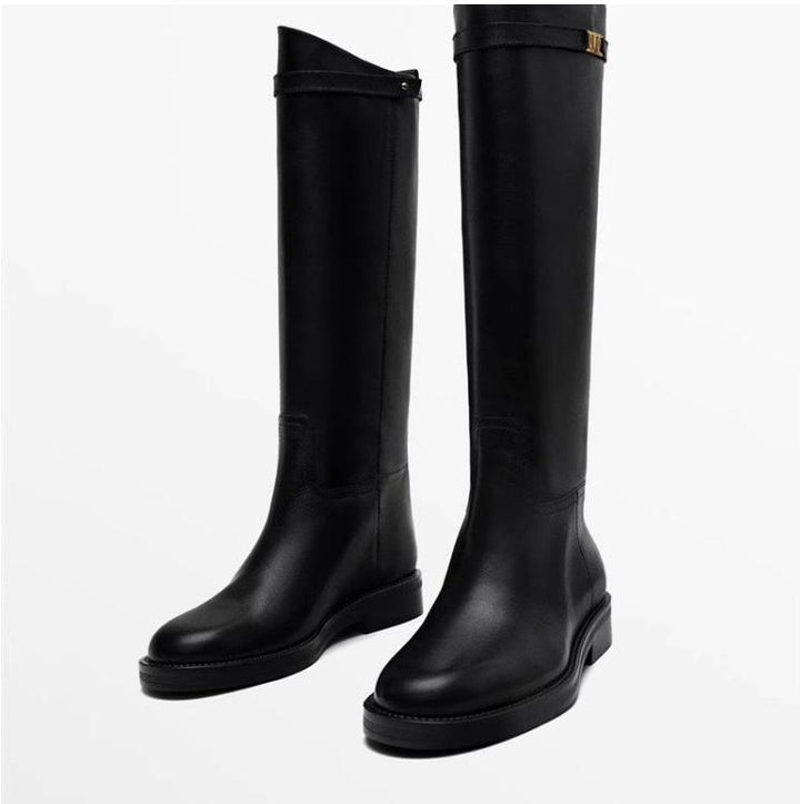 Modische schwarze Damen Blockabsatz Stiefel, kniehoch und super bequem für den ganzen Tag.