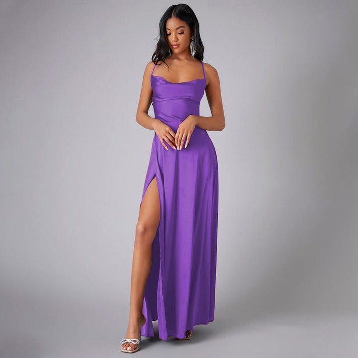 Schlichtes, elegantes Damen Maxikleid mit langem Beinschlitz. Zeitloses Design für diverse Anlässe.