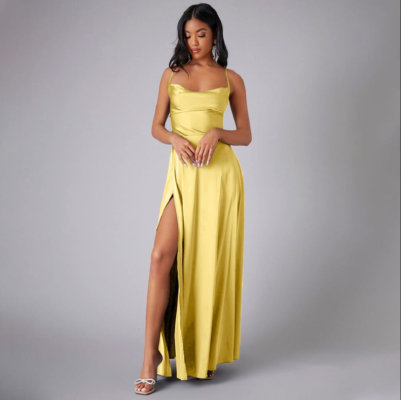 Stilvolles Damen Maxi Abendkleid, fließend und elegant, mit Beinschlitz für Bewegungsfreiheit.