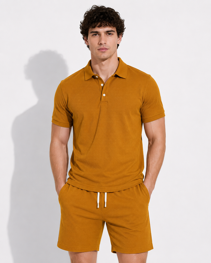 Herren Mode Set für Sommer: Kurzarm Polohemd & Shorts. Sportlich-elegant für Freizeit, Strand & Reise.