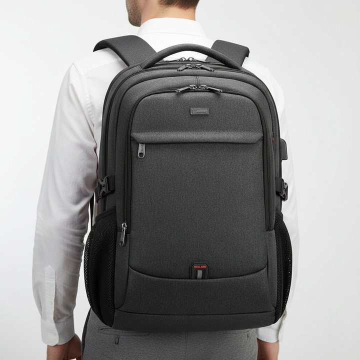 Stilvoller Tagesrucksack, wasserdicht & unisex, mit integriertem USB-Port für Arbeit & Freizeitausflüge.