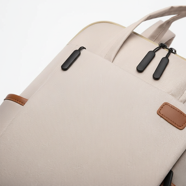 Wasserdichter Pendlerrucksack SafeGuard für Arbeit & Uni, mit Laptop-Fach & effektivem Diebstahlschutz.