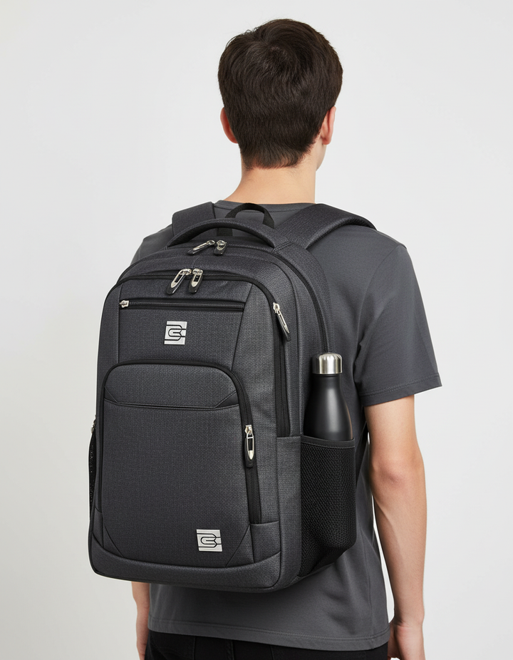 Geräumiger SmartBack Business-Rucksack, wasserdicht, mit USB-Ladeanschluss und Notebook-Schutz.