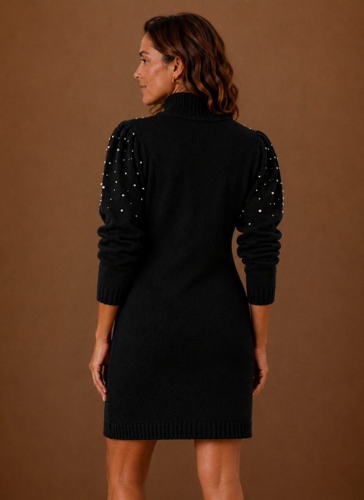 Stylisches Damen Winterkleid in Schwarz, ein Perlen-Strickkleid mit hohem Ausschnitt für feminine Eleganz.