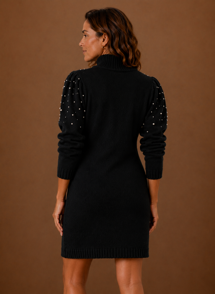 Stylisches Damen Winterkleid in Schwarz, ein Perlen-Strickkleid mit hohem Ausschnitt für feminine Eleganz.