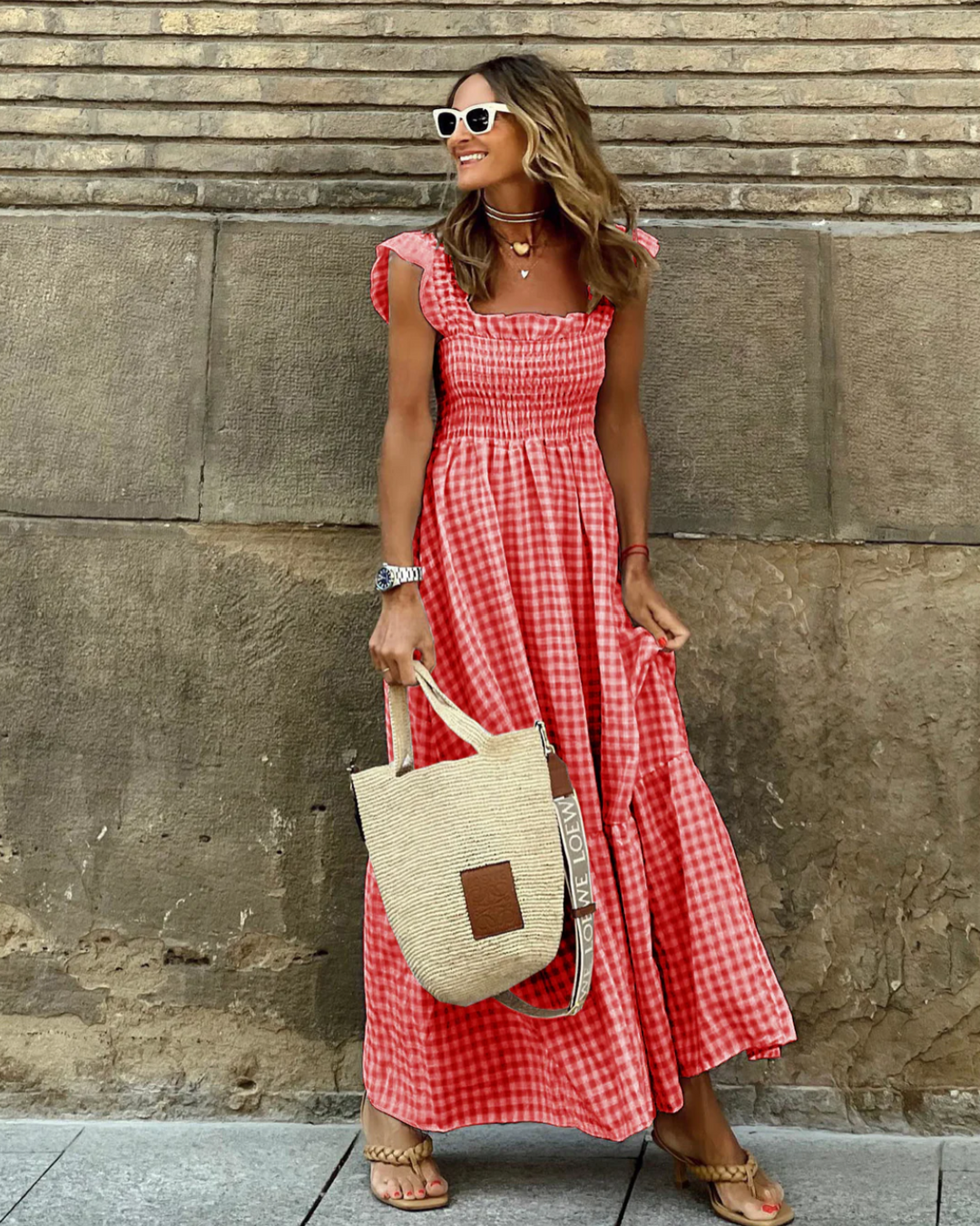 Damen Sommer Maxikleid mit elastischem Oberteil, bequem und im Karomuster. Perfekte Damenmode für Strand & Urlaub.