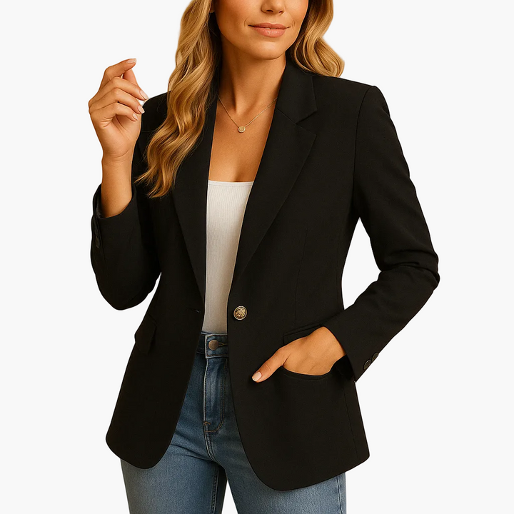 Detailansicht des modernen Damen Blazers: Eleganter Revers und Knopfverschluss, perfekt für Business & Smart Casual.