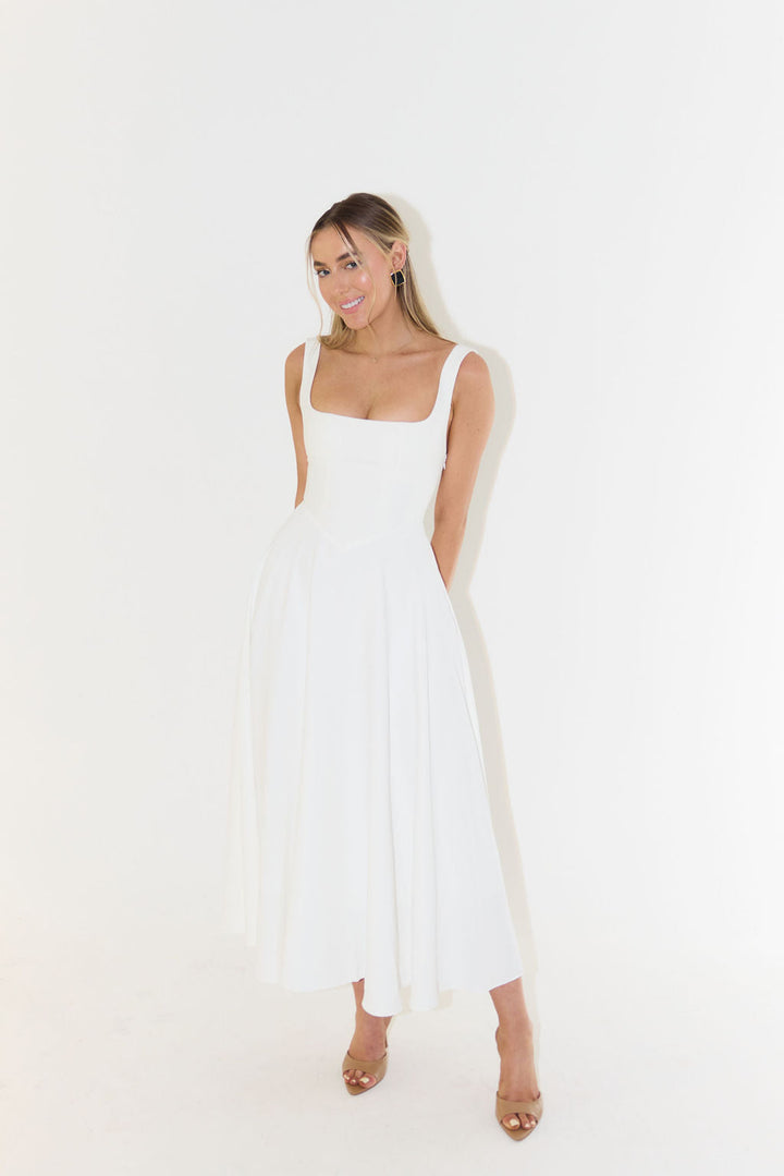 Bequemes Damen Freizeit Midikleid, tailliert geschnitten für täglichen Komfort und Stil.