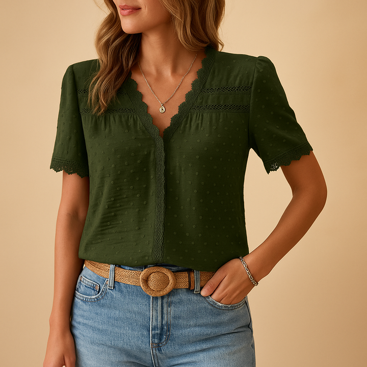 Elegante Langarm-Spitzenbluse für Damen mit tiefem V-Ausschnitt und schmaler Passform.