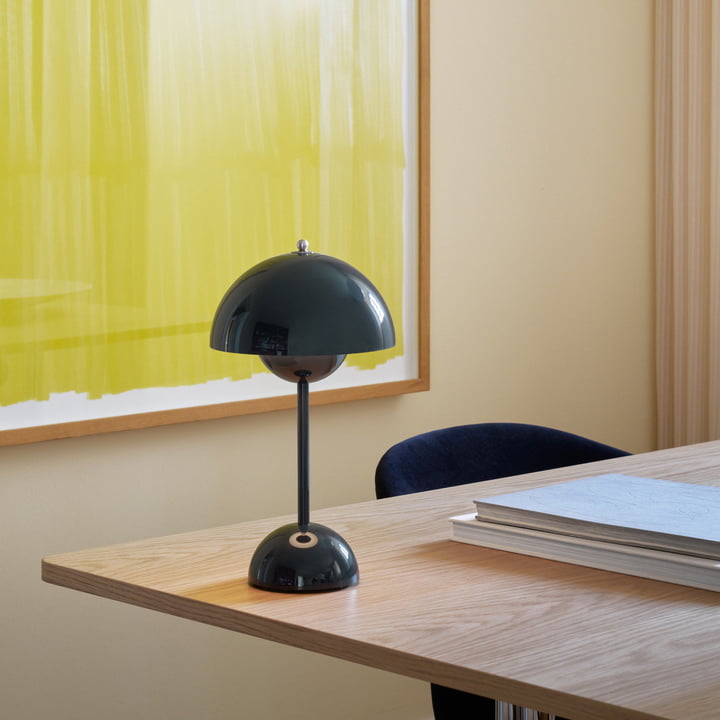 LED Tischlampe, dimmbar, kabellos, modernes Design, als smarte Innenbeleuchtung.