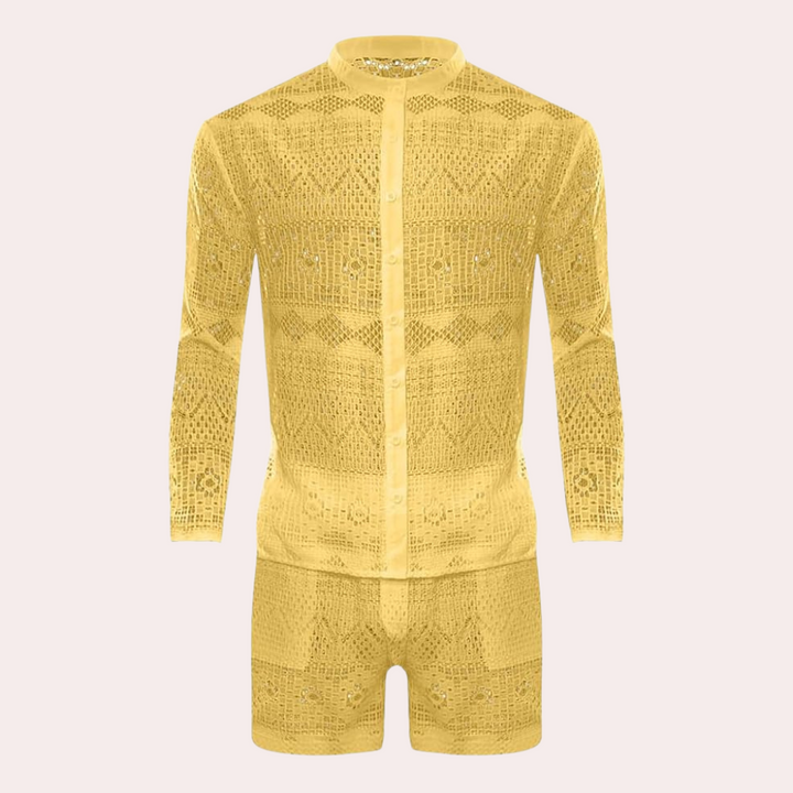 Detail des luftigen Herren Sommershirts-Sets. Hochwertiges, leichtes Material für optimalen Komfort im Sommer.