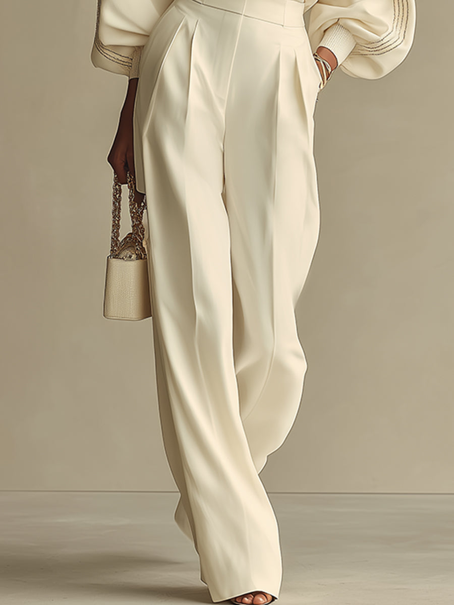 Modisches elfenbeinfarbenes Damen Komfort Set, zweiteiliger Anzug mit Oberteil und Hose, vielseitig tragbar.