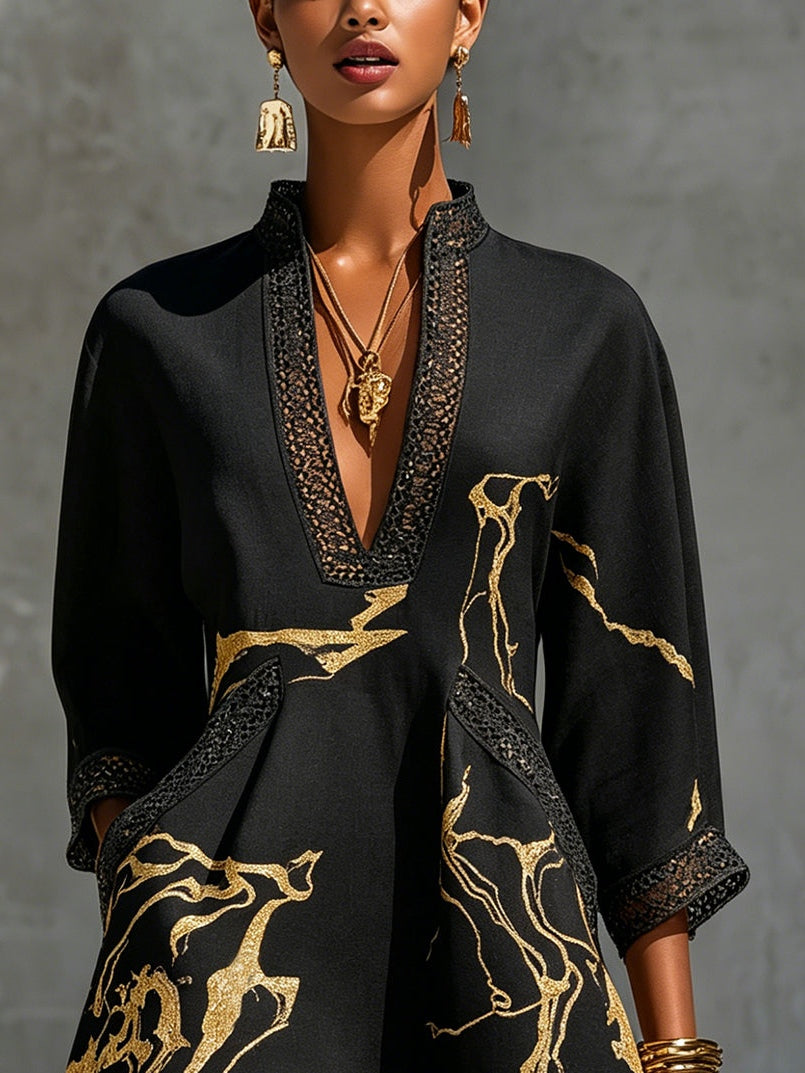 Luxuriöses Party-Minikleid für Damen in Schwarz, mit goldenem Marmorprint, Häkelspitze und schmeichelndem V-Ausschnitt.