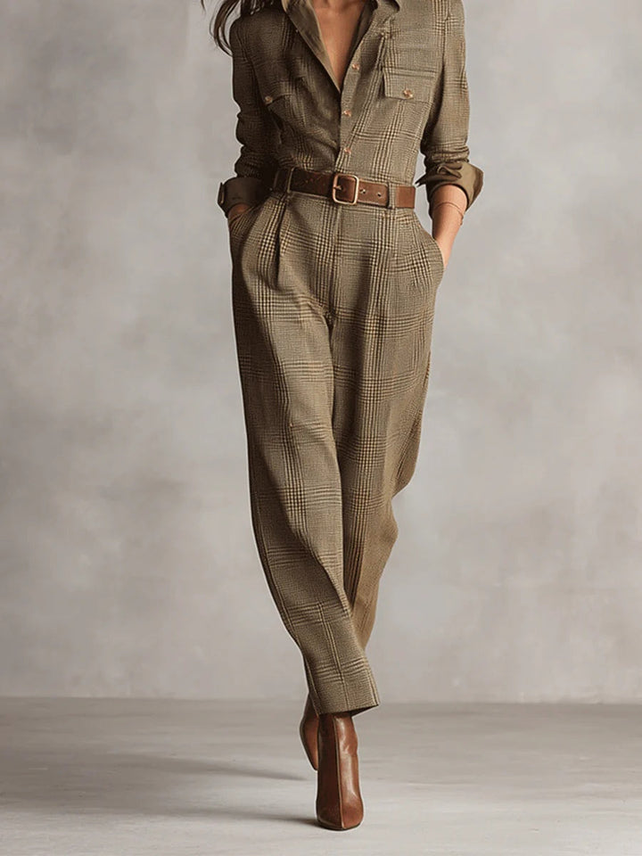 Vielseitiger, strukturierter Damen Jumpsuit in Braun, ideal für stilvolle Auftritte und besondere Anlässe.