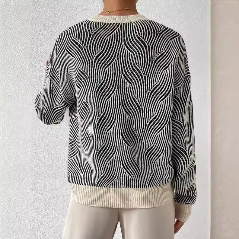 Modischer Damen-Winterpullover mit Rollkragen. Dieser warme, elegante Strickpullover ist vielseitig kombinierbar.