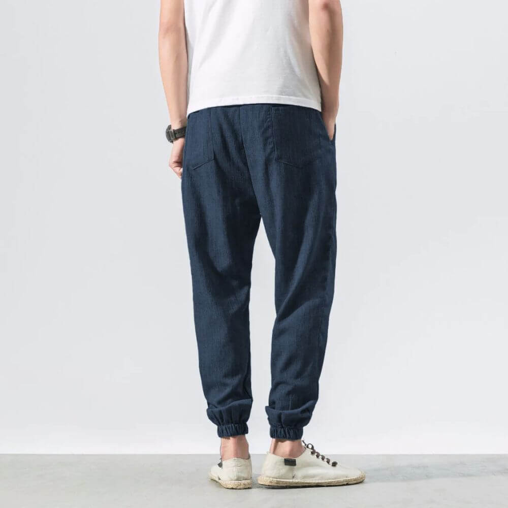 Bequeme Herrenhose, ideal für Freizeit, Joggen oder entspannte Abende.