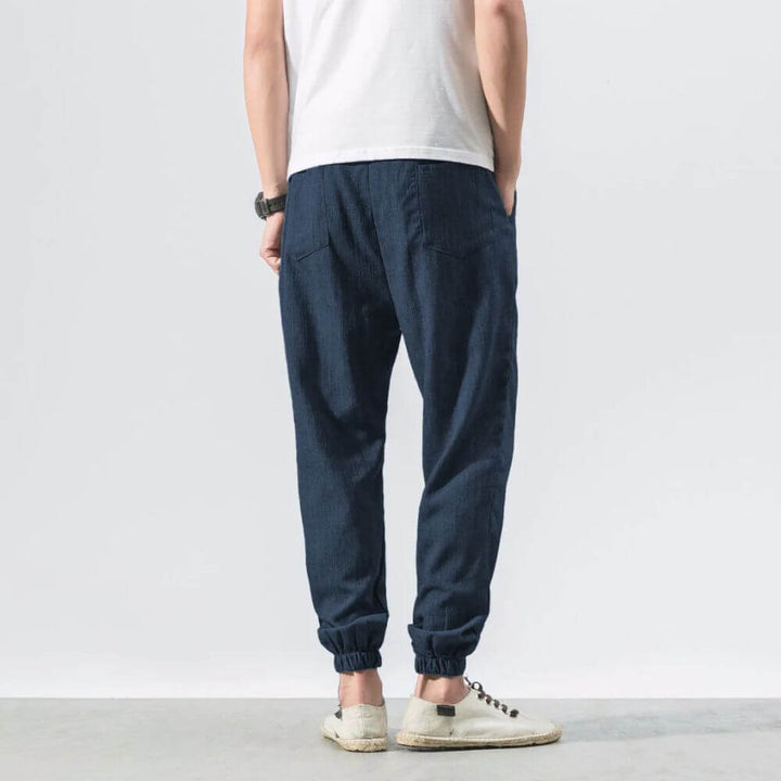 Bequeme Herrenhose, ideal für Freizeit, Joggen oder entspannte Abende.