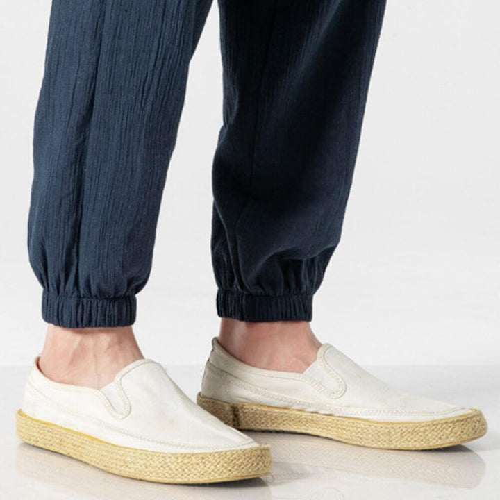 Leichte Herrenhose, entspannte Jogginghose, stilvoll & atmungsaktiv für jeden Tag.