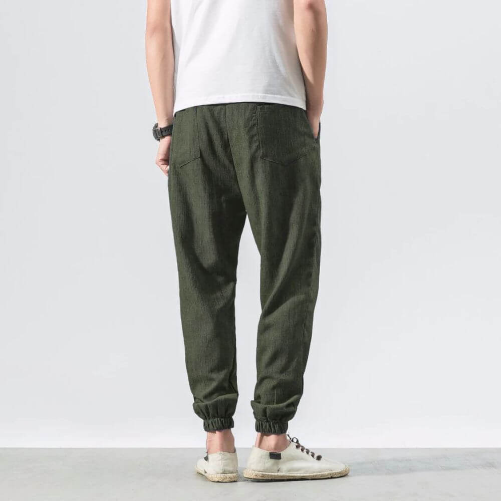 Bequeme Freizeithose für Herren, ganzjährig tragbar, lässig & komfortabel.
