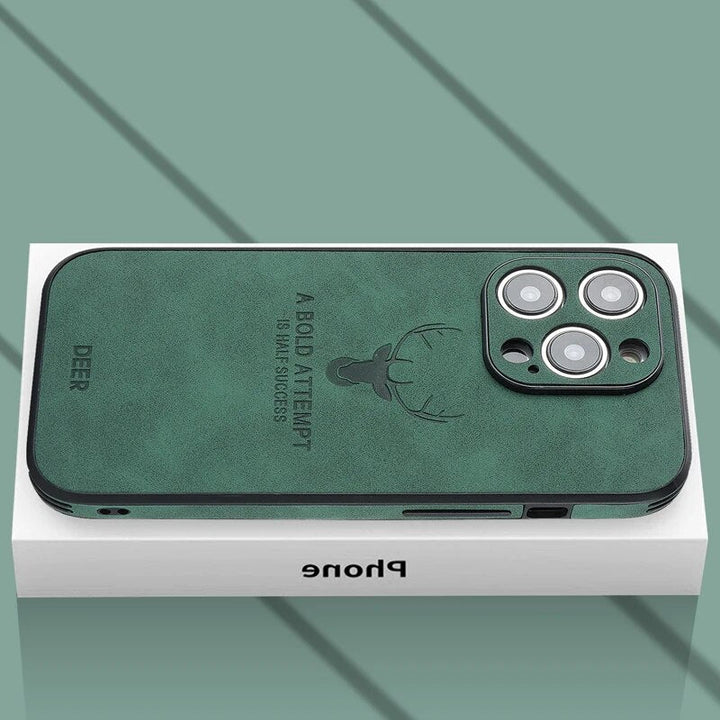 Farbenfrohe Wildleder iPhone Hülle, luxuriös, mit robustem Kameraschutz und weichem Griff.