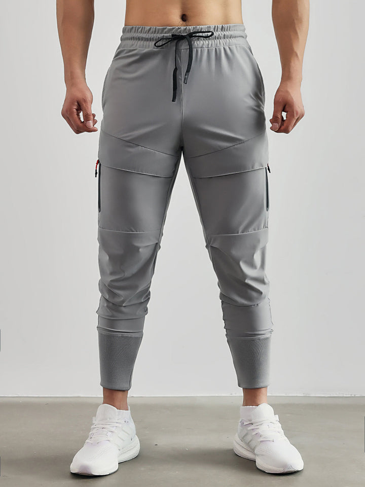 Bequeme Herren Freizeithose aus Stretch-Material, ideal für entspannte Tage und aktive Erholung.